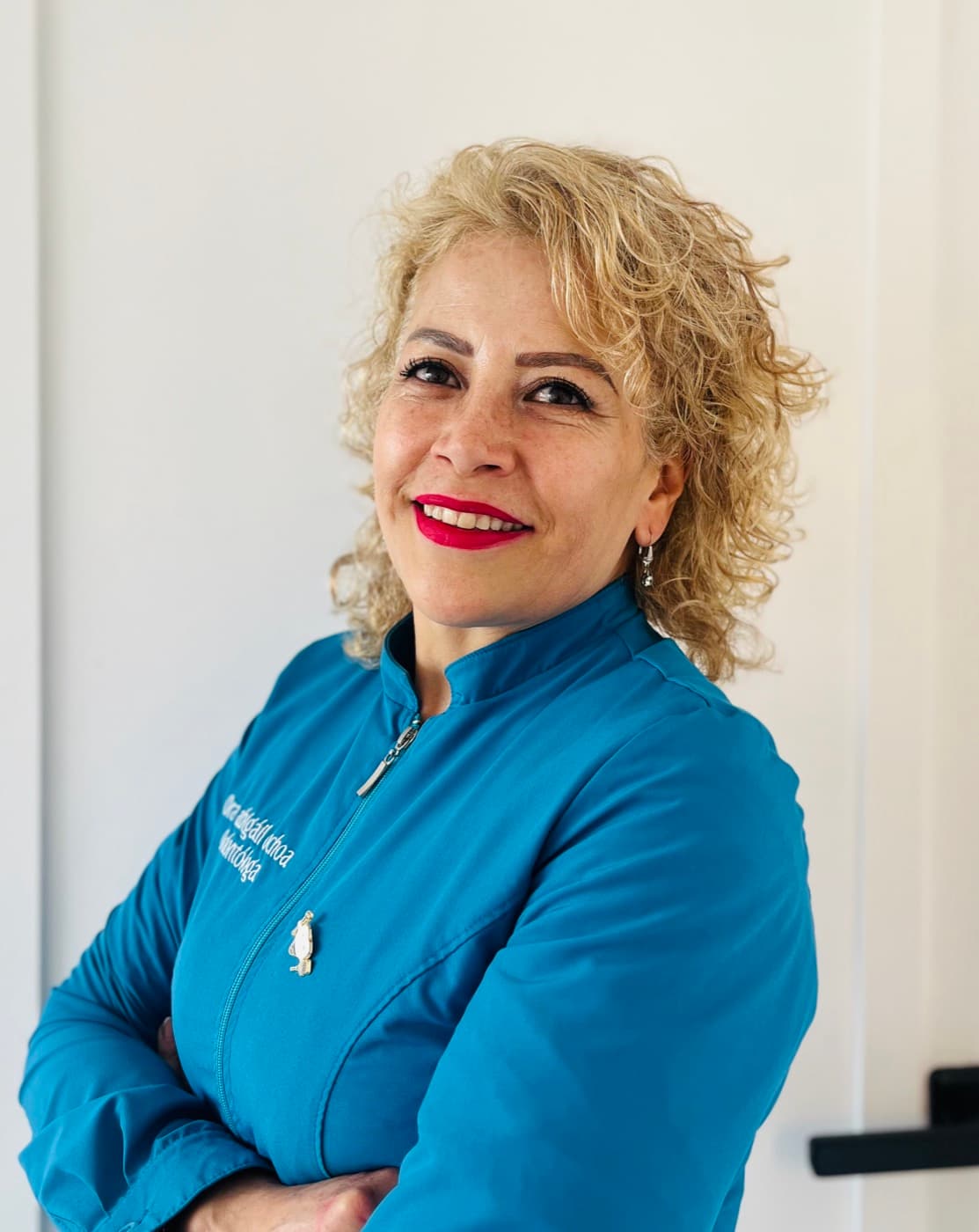 Dra. Abigail Ochoa, Lic. en Estomatología · Ortodoncia y Odontología Integral